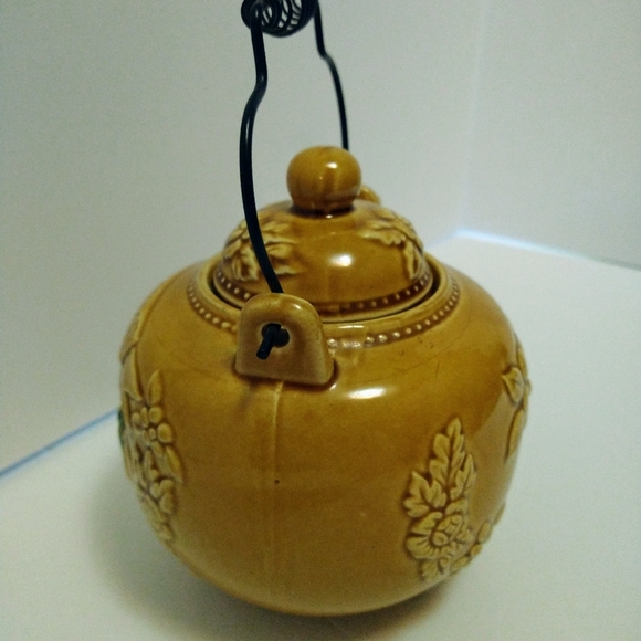 Brown ceramic Tea Time teapot - Picture 2 of 10